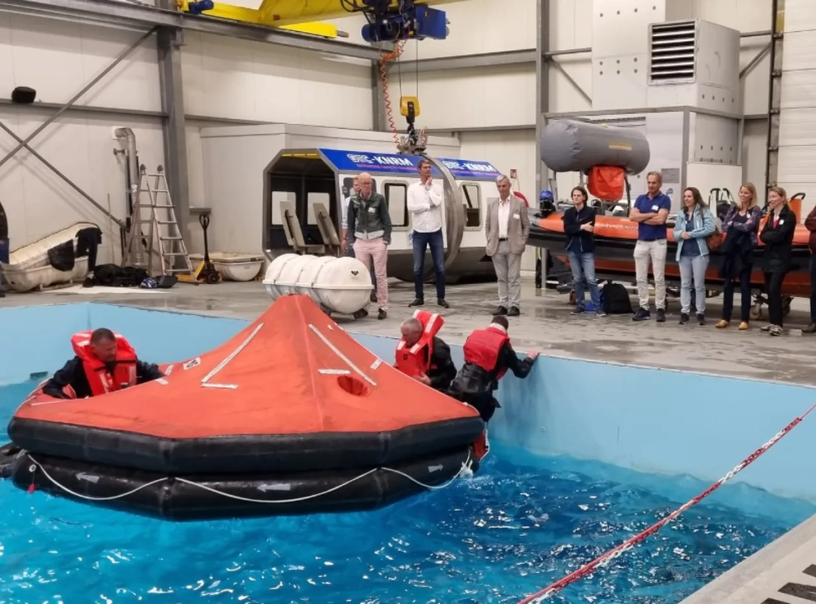 Keuringsartsen ervaren zelf hoe offshore medewerkers getraind worden